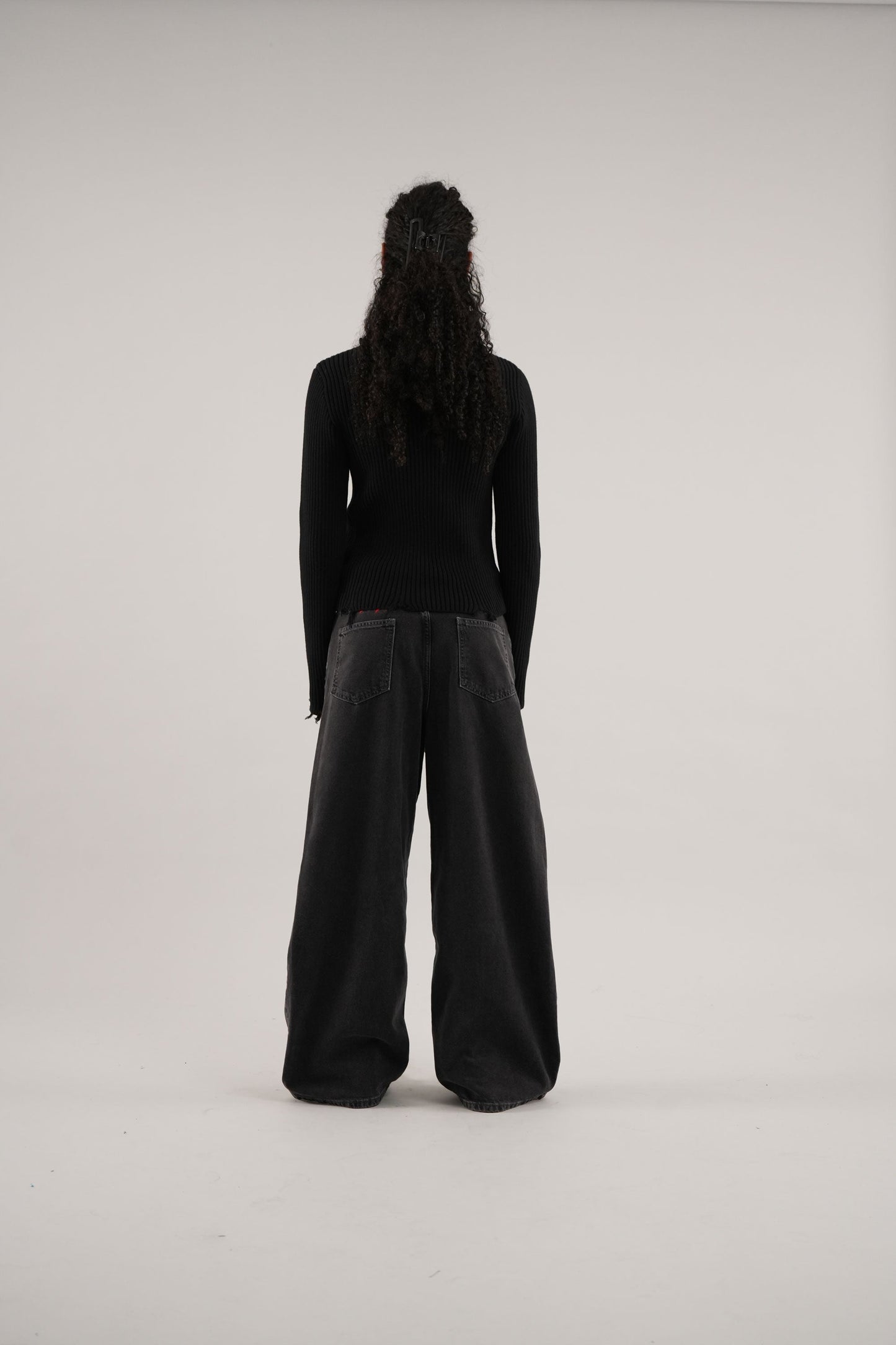 Blackie Dark Zipper Knit