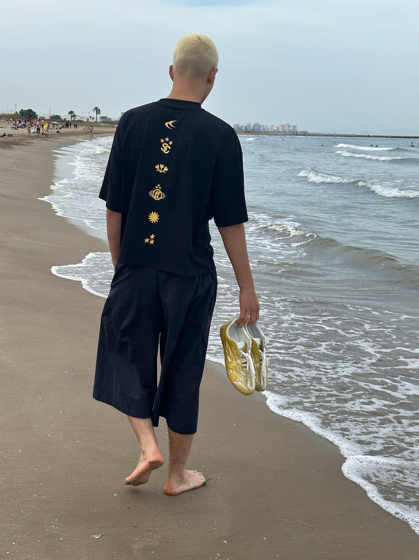 Rua Black T-Shirt